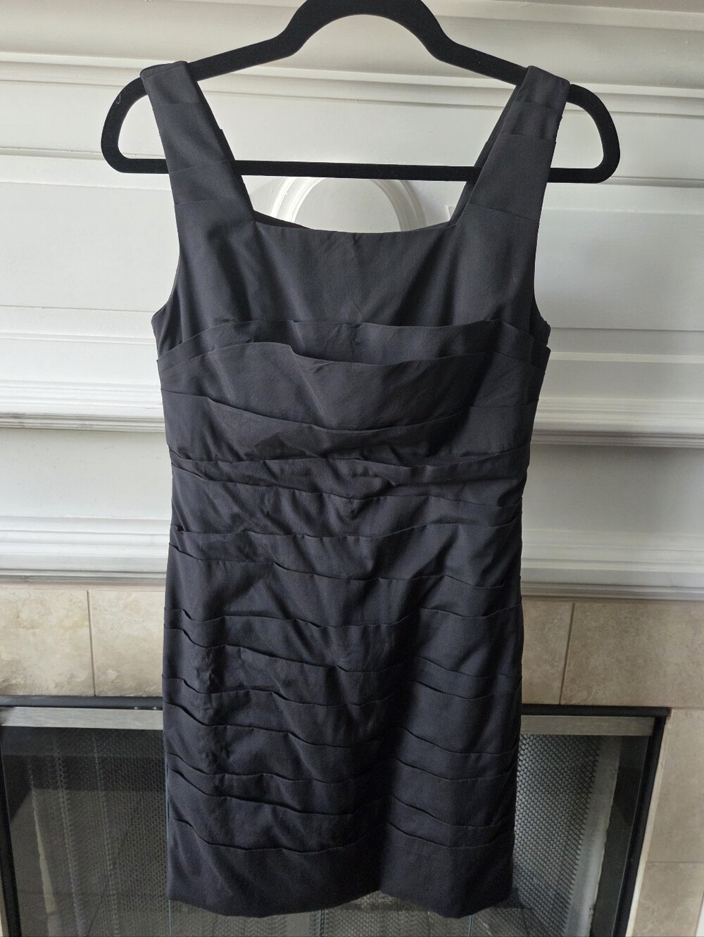 Alice + Olivia Black Silk Sheath Cocktail Dress Sleeveless Pintuck LBD